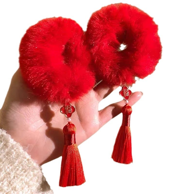 Bid farewell to the old and welcome the new! New Year's red tassel, plush, large intestine hair band, women's high-end look, bun hairstyle, traditional Chinese style hair accessory Item Picture