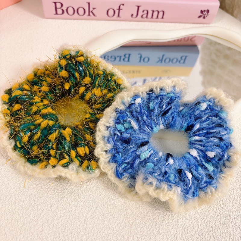 Original handcrafted hair accessories, knitted hand-mixed thread hair ropes, woolen hair bands, large intestine rings, woven leather bands, plush headwear and hair ropes Application Scenario