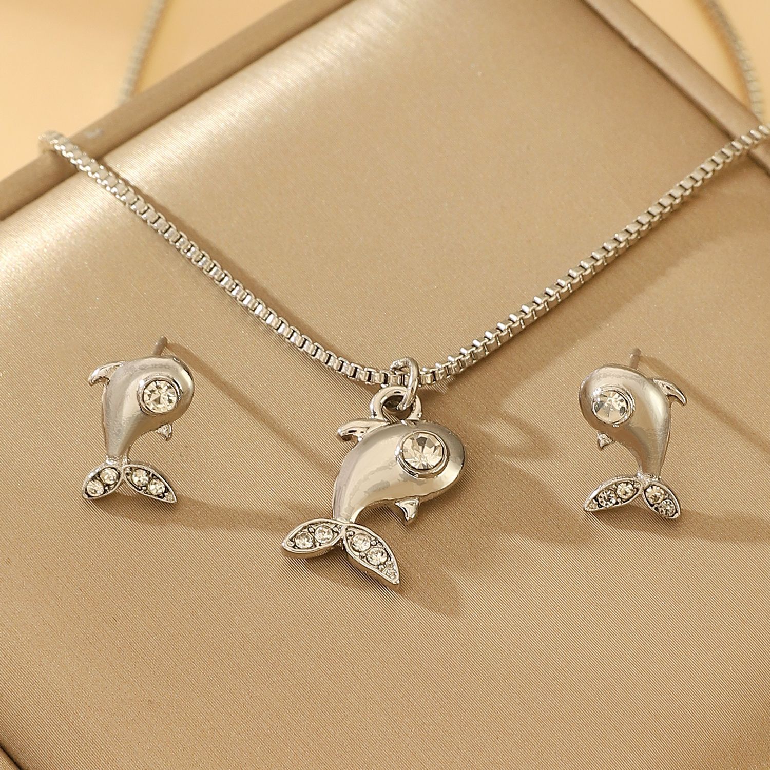 European and American ins alloy dolphin stud necklace jewelry set of three pieces, high-end Marine animal accessories for women details Picture