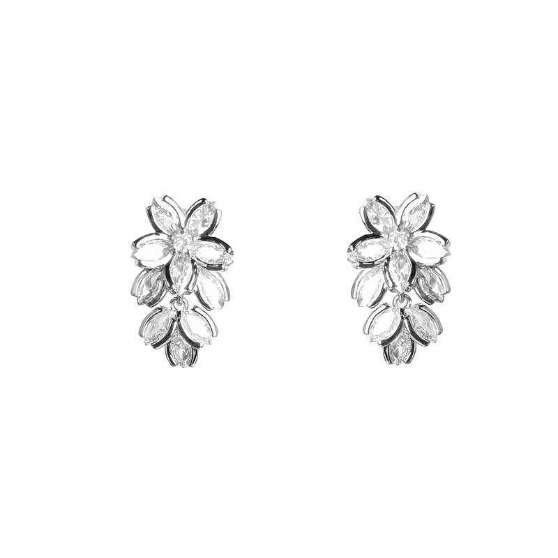 Light luxury thousand-gold style ~ Exquisite water diamond flower earrings 2025 Summer new style, high-end, elegant and grand earrings for women Item Picture