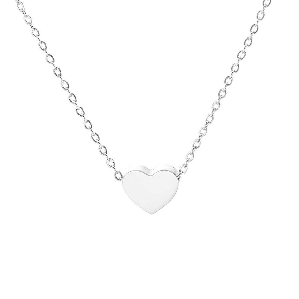 Ins-style personalized heart-shaped bear titanium steel necklace for women, non-fading silver collarbone chain, niche and simple necklace accessory Item Picture