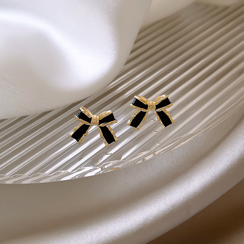 Black bow earrings for women, 2024 new style, simple and versatile, personalized bestsellers, stud earrings, high-end earrings wholesale details Picture