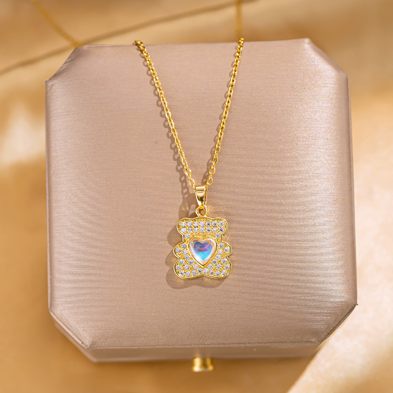 Wholesale of Japanese and Korean fresh and colorful heart-shaped bear pendant titanium steel necklace, women's niche light luxury high-end collarbone chain full figure