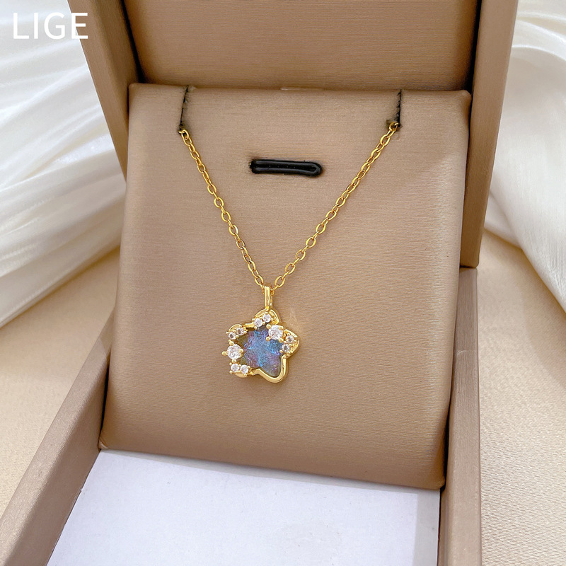 【 Titanium Steel 】 Colorful stars full of diamonds, fashionable and light luxury, elegant and luxurious full diamond necklace, versatile for women, collarbone chain, titanium steel full figure