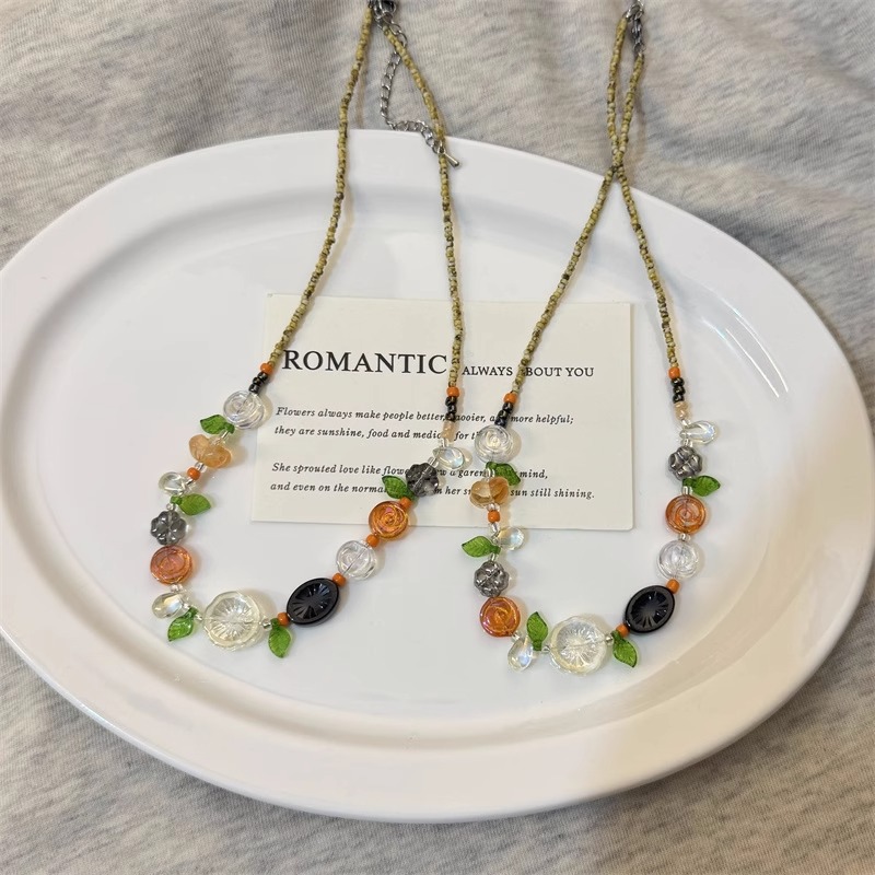 Hawaiian atmosphere, seaside island, forest-themed, niche accessories, plant leaves, fresh and delicate flowers, beaded necklaces for women Application Scenario