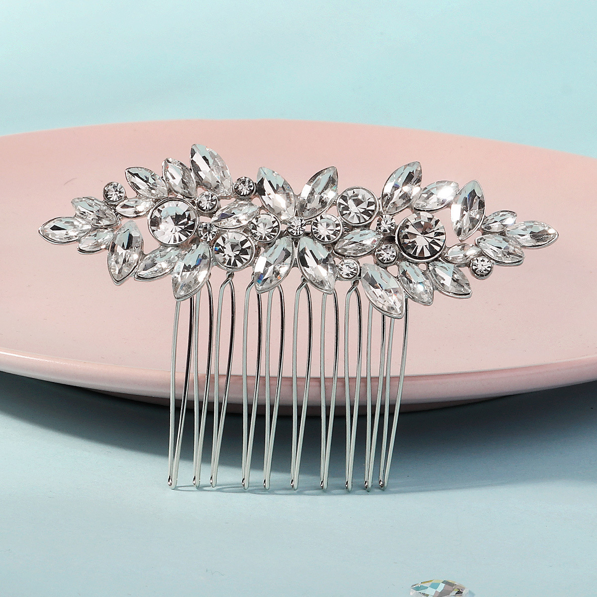 Water diamond hair comb, European and American white crystal headwear, bride's wedding banquet hair accessory, high-end alloy water diamond insert comb details Picture