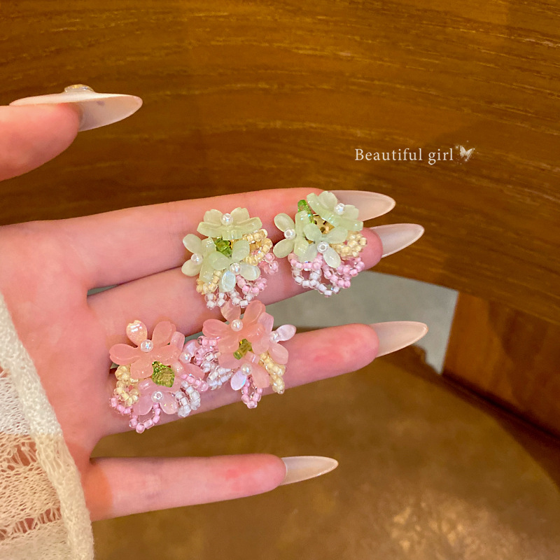 Dopamine beaded romantic flower cluster earrings, summer colorful seaside vacation style niche earrings, forest-themed elegant earrings full figure