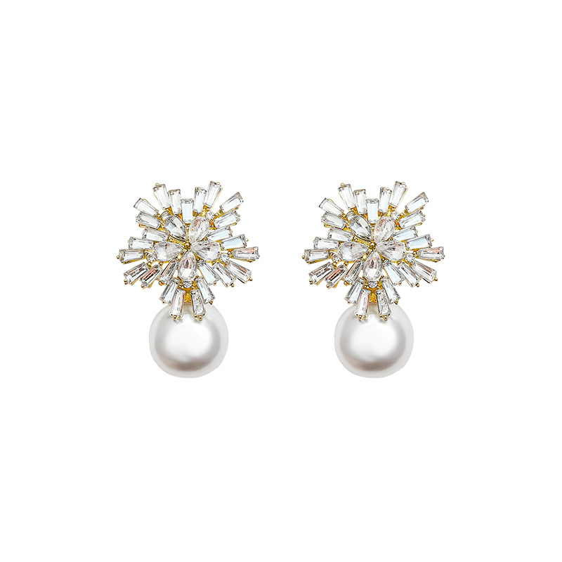 Exquisite full-diamond snowflake pearl earrings for women, light luxury and niche design, high-end ear studs, personalized and retro earrings wholesale Item Picture