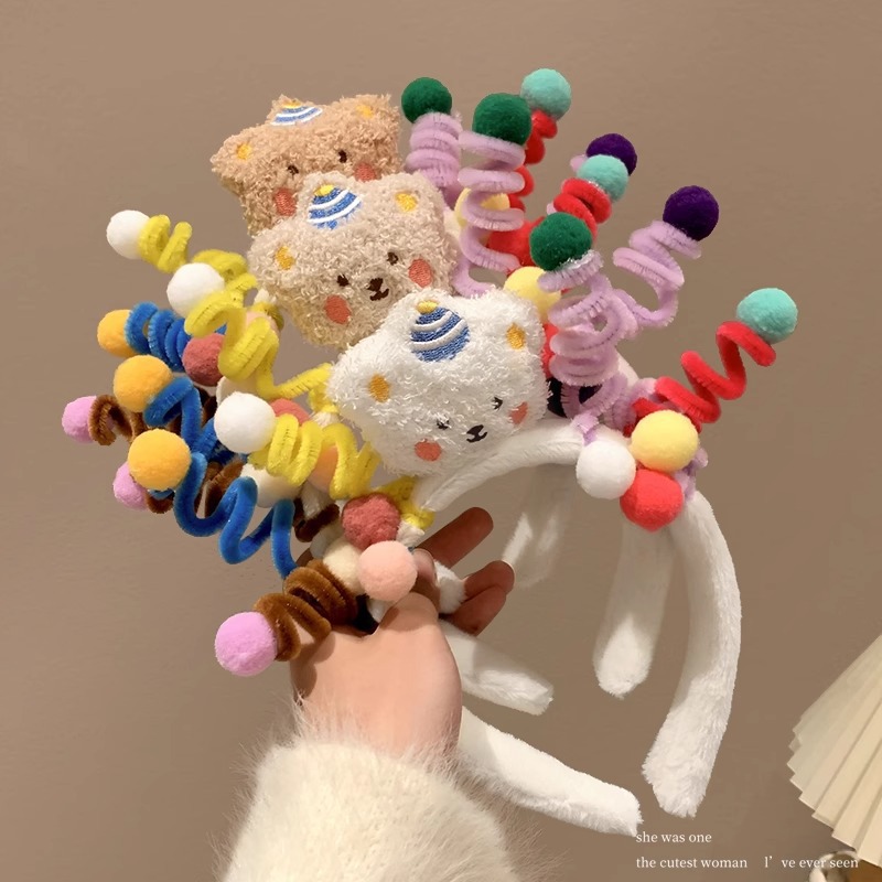 Cute cartoon plush hairband for women's autumn and winter new fluffy twist stick face wash headband hair clip and funny hair accessory Application Scenario