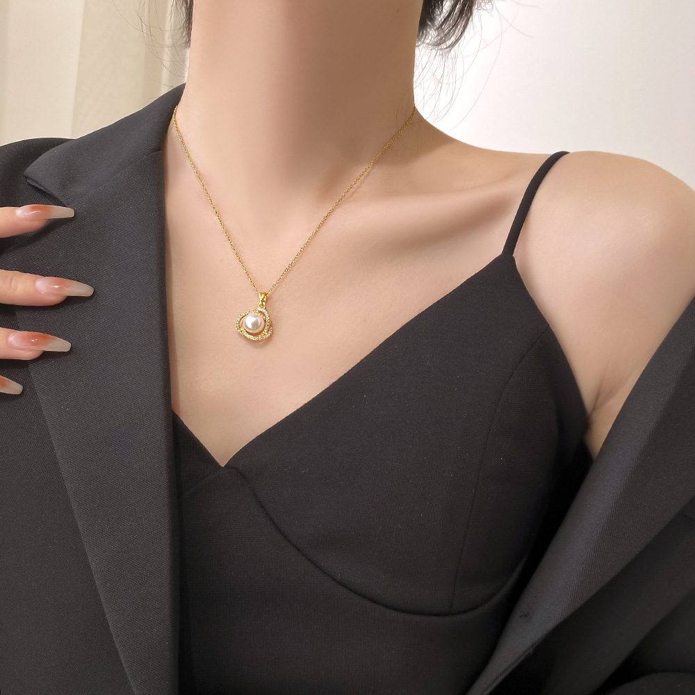 High-end pearl necklace for women, simple and versatile titanium steel collarbone chain, niche light luxury style, popular camellia pendant accessory Specification drawing