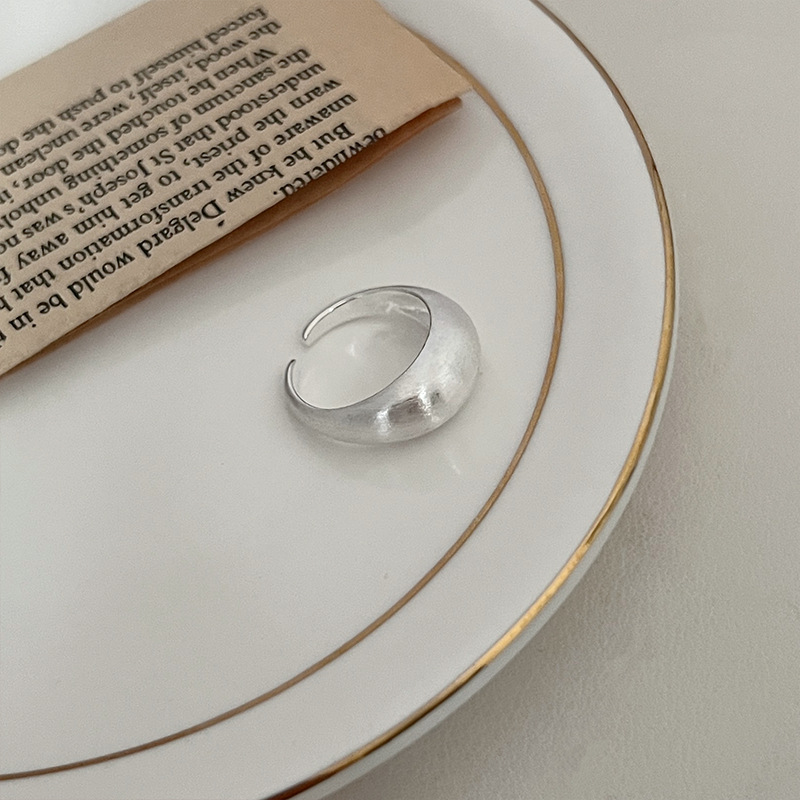 Matte silver brushed ring for women, simple and cold style, light luxury and high-end feel, index finger ring, niche design, exaggerated ring details Picture