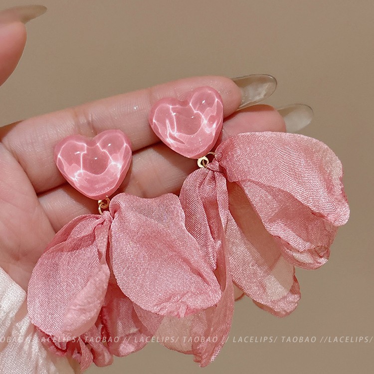 Pink sweet heart-shaped chiffon flower earrings, super ethereal seaside vacation style, exaggerated stud earrings, high-end female earrings, summer Specification drawing