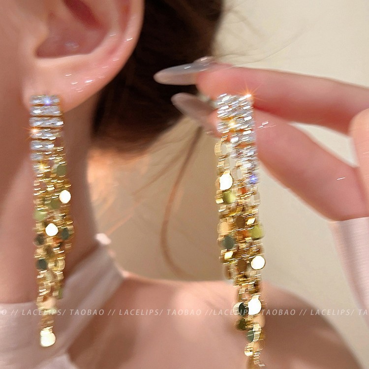 Korean-style heiress charm, sparkling diamond sequined tassel earrings, high-end and light luxury earrings for women, unique stud earrings for women, making the face look smaller details Picture