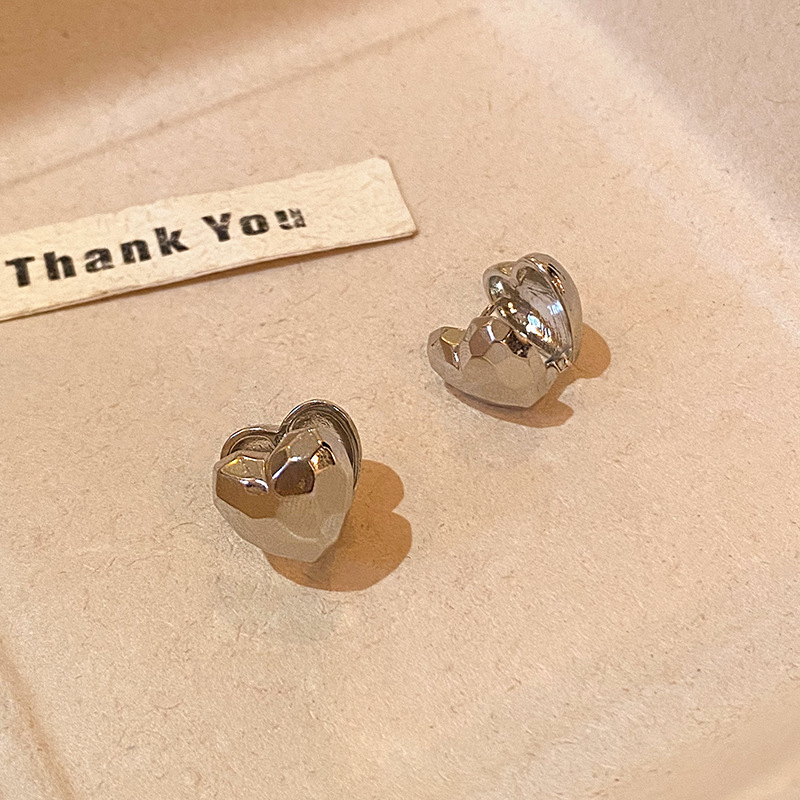 High-end double-sided heart-shaped earrings for women, summer 2025, light luxury, niche design, simple and elegant stud earrings Specification drawing