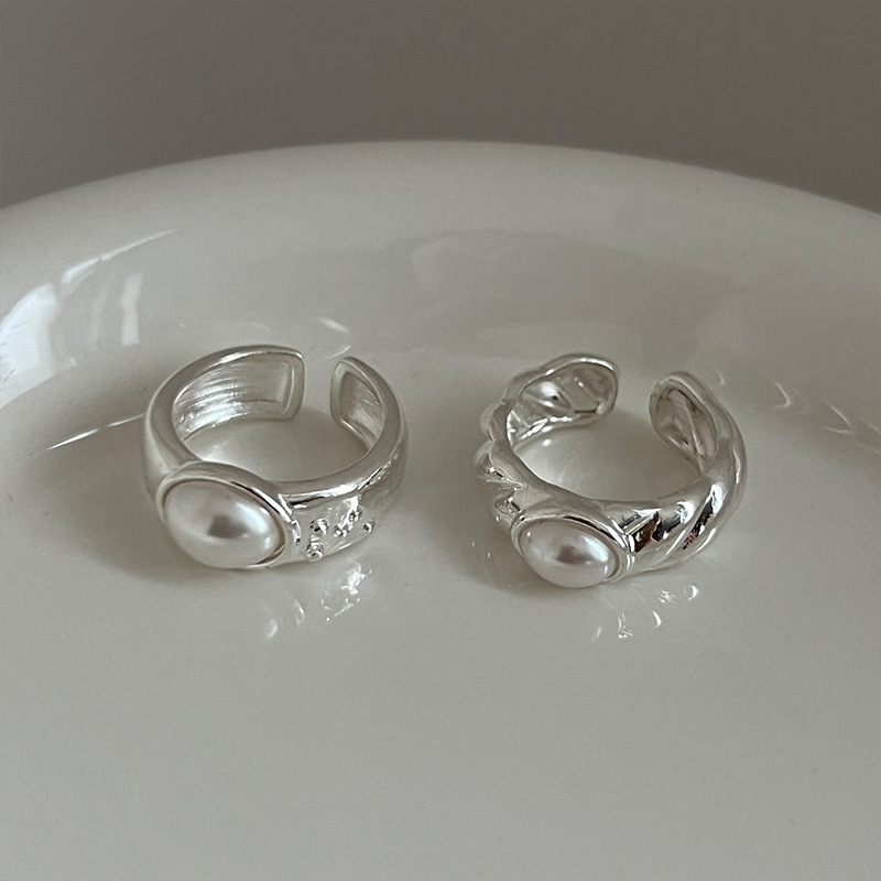 Silver pearl-encrusted wide-face open ring, French versatile ring, adjustable for children, cold style, European and American high-end feel Application Scenario