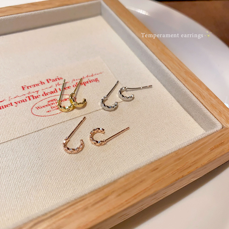 Mini set for sleeping without removing ear piercings, small ear studs, high-end and elegant earrings, unique, exquisite and versatile earrings for women Specification drawing