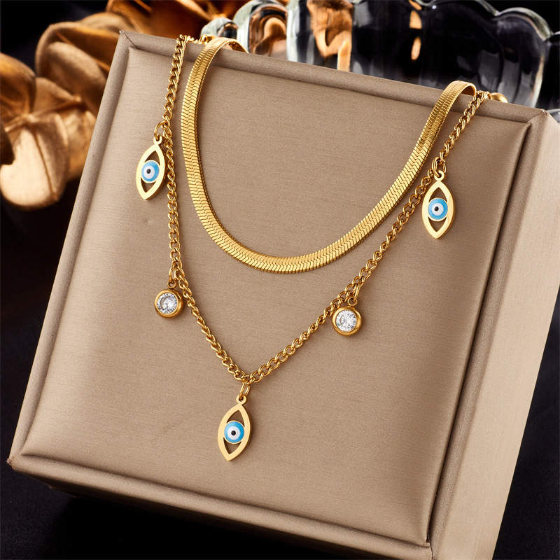 A stylish and simple double-layer titanium steel chain with diamond eye pendant from Europe and America, a punk high-end and versatile necklace full figure