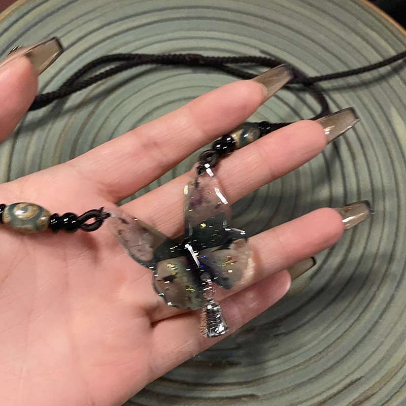 Butterfly Hunt ~ Pearl Weaving Butterfly Necklace for Women, a minority ethnic style accessory with a cold and ancient Zen-like collarbone chain details Picture