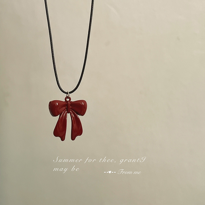 A new Korean Instagram-style sweet, cool and pure girl style wine red bow necklace with a spicy girl niche collarbone chain details Picture