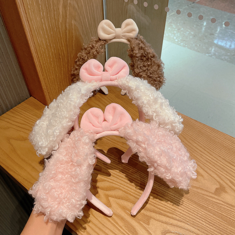The cute and sweet bow of the sheep, the dog ear headband, the dog headband, the plush hairpin, and the animal headwear Application Scenario