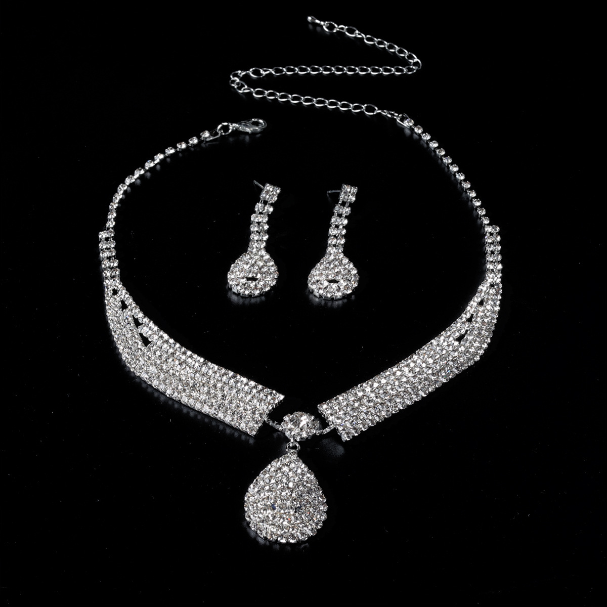 New fashionable sparkling diamond pearl elegant Luxury Bride Set Accessories Necklace Earrings Two-piece Set N2854 Application Scenario
