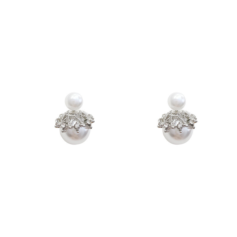 A pair of double-sided pearl earrings, s925 silver needle circular, with a light luxury design and a simple style, is a popular female earring stud Item Picture