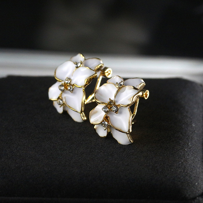 Gardenia stud earrings, Korean accessories wholesale, star fashion small floral oil drop earrings, French buckle earrings Specification drawing