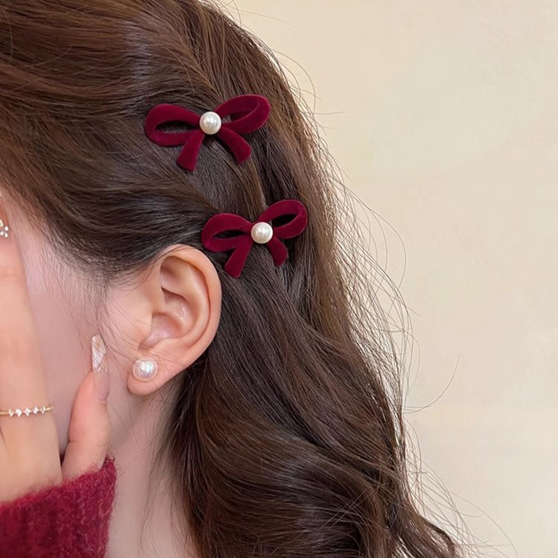 Velvet bow, small hairpin, retro feminine charm, bangs, broken hair, duckbill clip, sweet forehead, pearl side clip details Picture