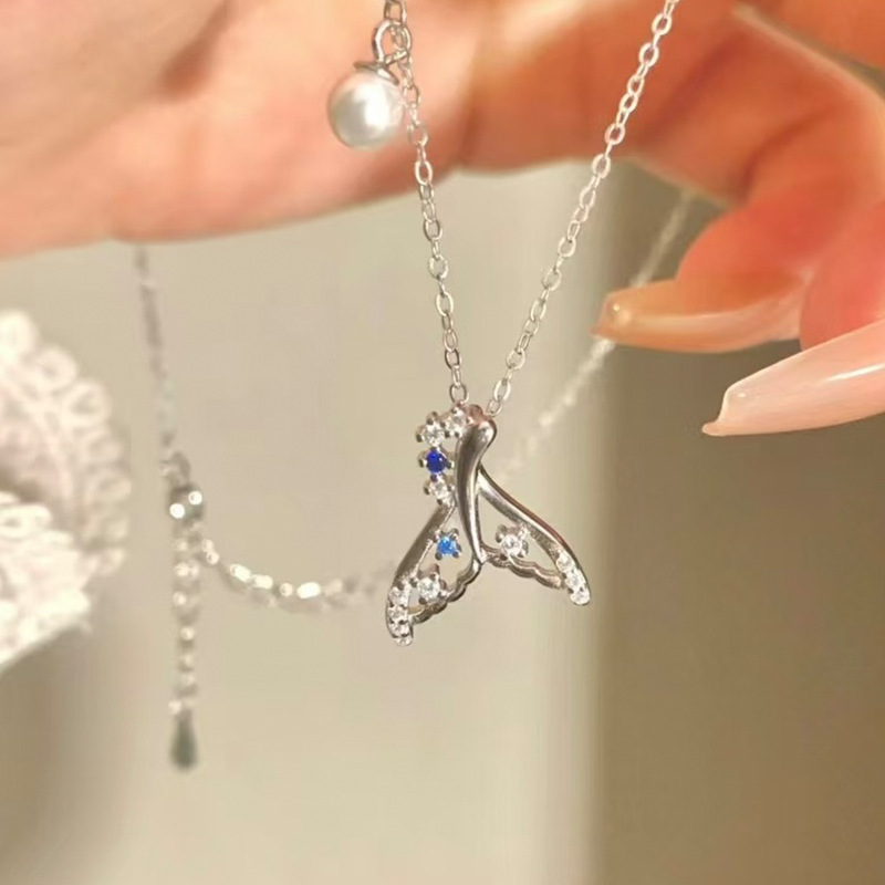 A light luxury, niche, retro pearl necklace for women, a new 2024 bestseller with a high-end design sense, a versatile collarbone chain for Internet celebrities details Picture