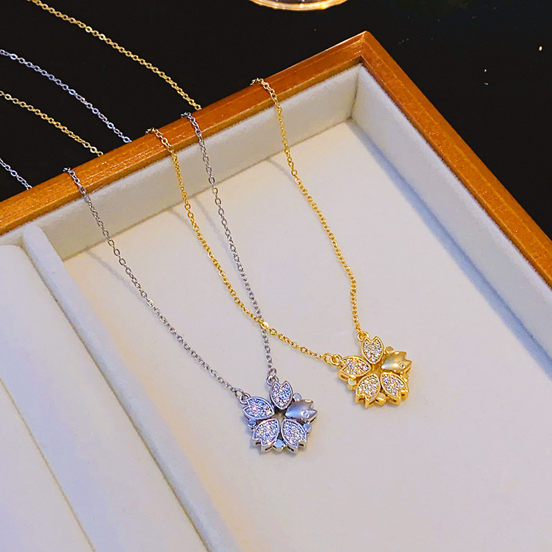 A five-leaf flower petal openable necklace for women, a two-wear light luxury full-diamond collarbone chain, a niche high-end titanium steel accessory full figure