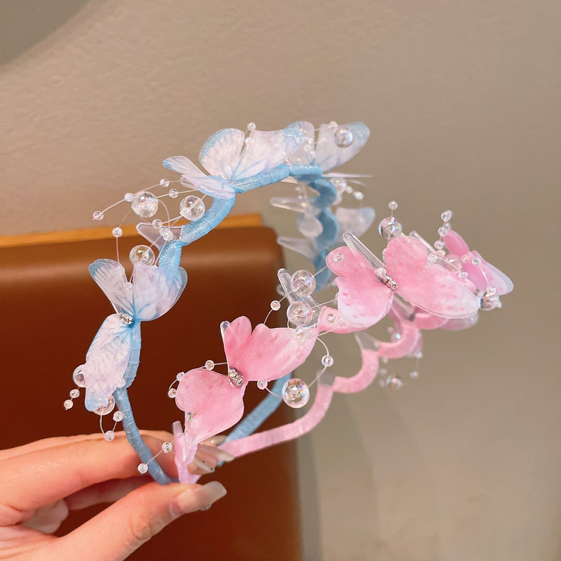 New children's butterfly pearl hair band, little girl super fairy princess headband, girls' broken hair, Hanfu ancient costume hair accessory Application Scenario