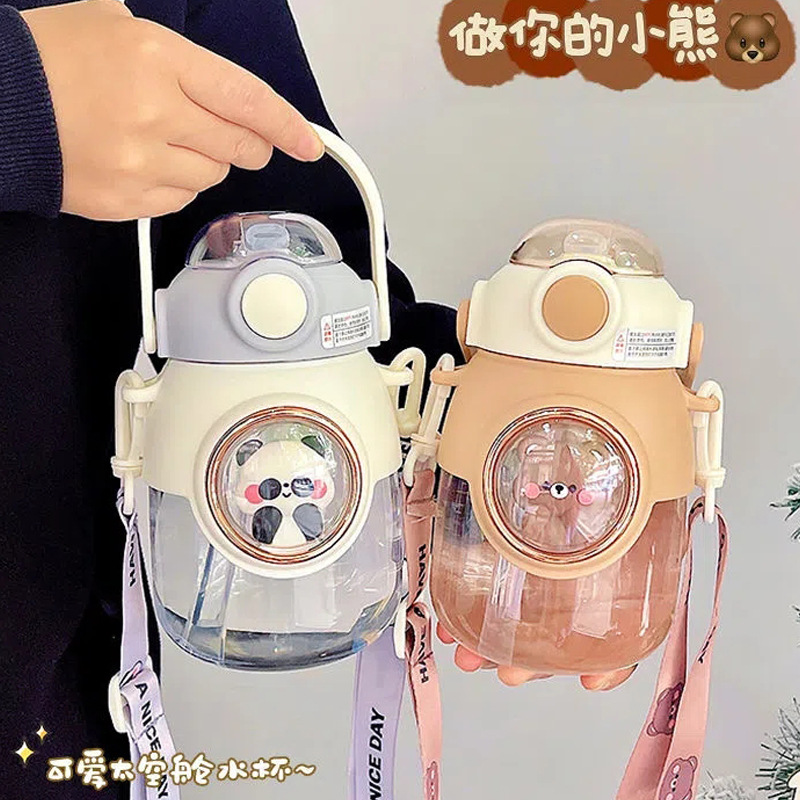 Cute and adorable large-belted cups with high appearance standards, portable straw cups, large-capacity cartoon dolls, children's straw cups wholesale full figure