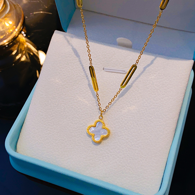High-end paperclip, simple four-leaf clover, titanium steel necklace, a niche and elegant, light luxury collarbone chain, a versatile accessory for Internet celebrities Specification drawing