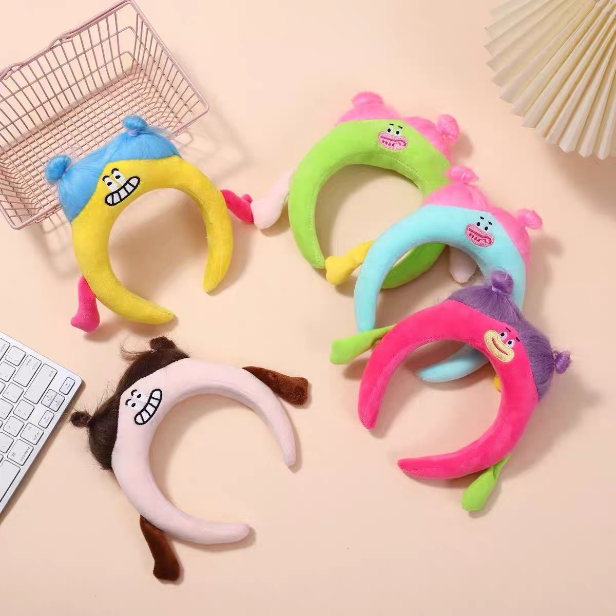 Bizarre, cute and cute doll hair band, colorful dopamine BB clip for women, 2023 new style shark clip headwear at the back of the head Specification drawing