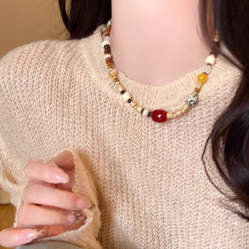 New Chinese-style retro natural stone beaded necklace, women's minority ethnic style collarbone chain, dopamine wooden neckchain accessory full figure