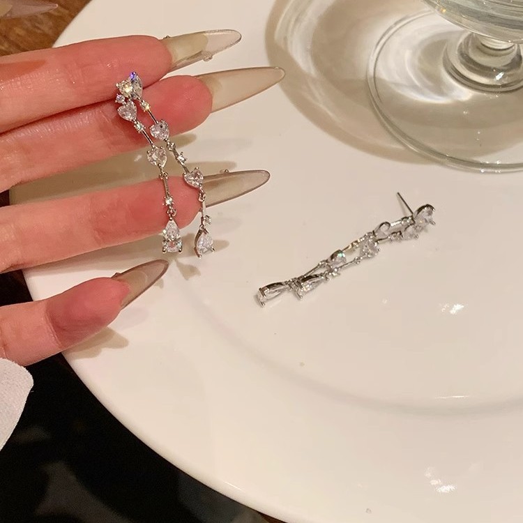 Korean-style diamond-encrusted heart zirconium water drop tassel earrings for women, a light luxury, niche and high-end look, exquisite and best-selling stud earrings Specification drawing