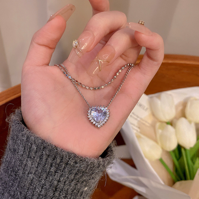 Korean version double-layered heart-shaped necklace for women, with a light luxury and niche design sense, exquisite diamond-encrusted zircon collarbone chain accessory details Picture