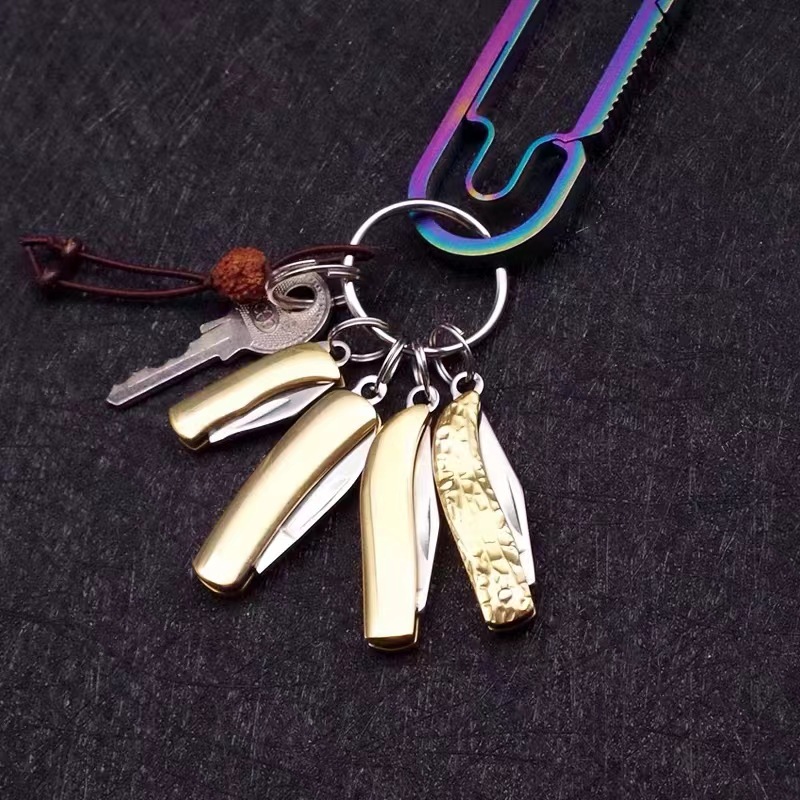 Mini brass folding knife, sharp and exquisite small knife, portable keychain, pendant, pocket knife, self-defense, unpacking packages Specification drawing