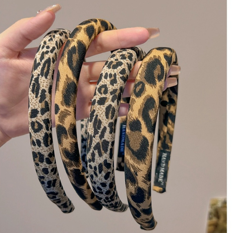 Elegant leopard print, high headband on the top of the head, feminine high-end look, face wash headband, large intestine hair band, hair tie, headwear, rubber band details Picture