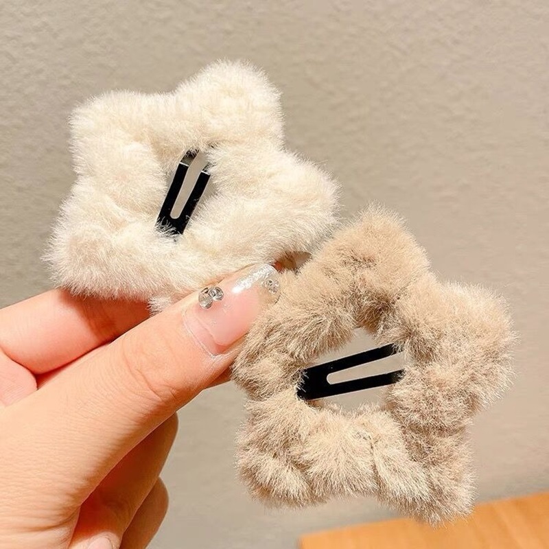 Autumn and winter plush five-pointed star hair clips, simple rice-coffee star BB clips, hollowed-out girl side clips, cute hair accessories and hair clips Specification drawing