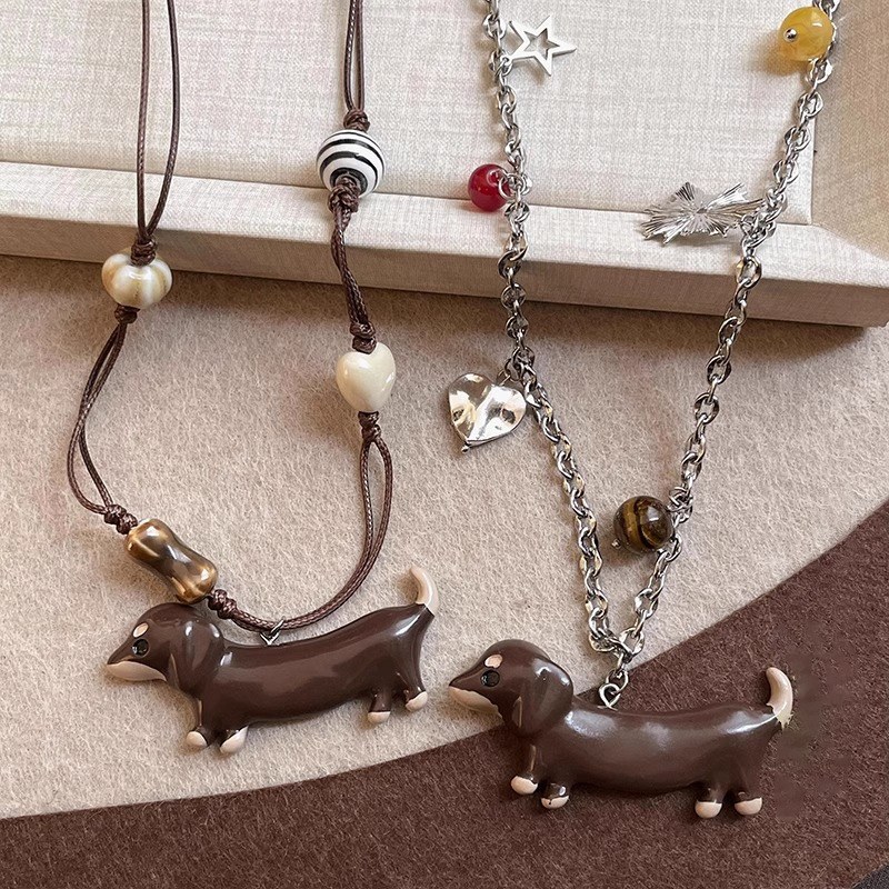 Cute ceramic Dachshund pendant necklace for women, unique, fashionable and stylish, versatile necklace sweater chain details Picture