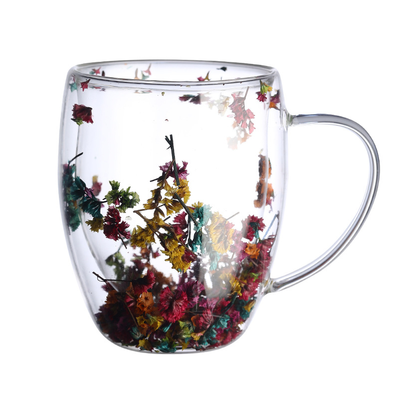 The popular double-layered glass cup with real flowers is of high appearance level as a souvenir. It is a cross-border high-borosilicate simple bottle with a lid Item Picture