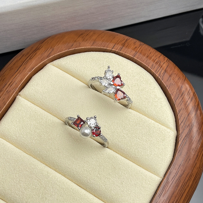 Sweet and Cool's new heart-shaped garnet red zircon slightly set open ring for women, a light luxury and high-end niche ring with a little Chanel style Application Scenario