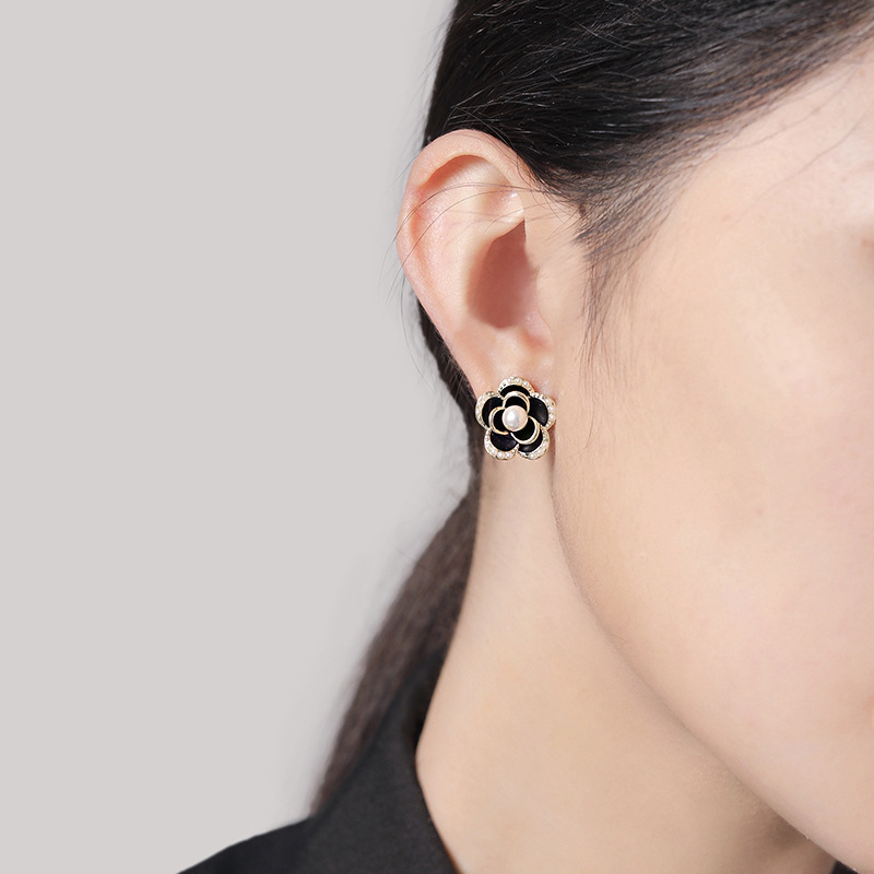 Korean-style camellia pearl earrings for women, with an inS-style, light luxury and high-end feel, elegant stud earrings, versatile, chanel-style earrings for women Application Scenario