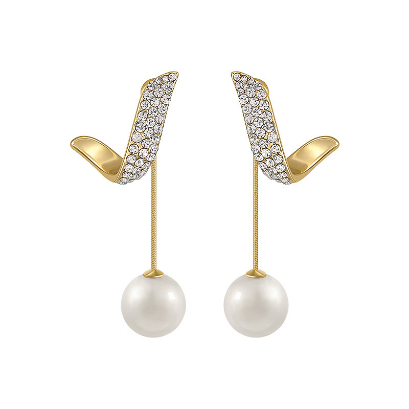 Light luxury, niche design, high-end feel earrings, new trendy pearl earrings in 2025, popular and best-selling earrings for women Item Picture