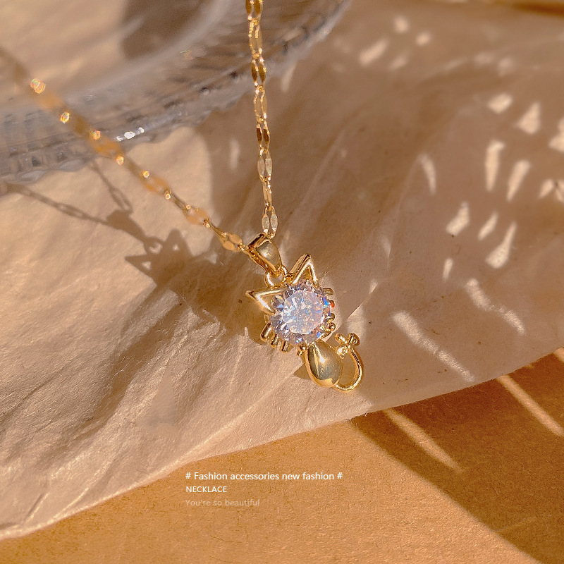 Ins-style cute little cat pendant, titanium steel necklace, super flash zircon, versatile collarbone chain, niche girl accessories full figure