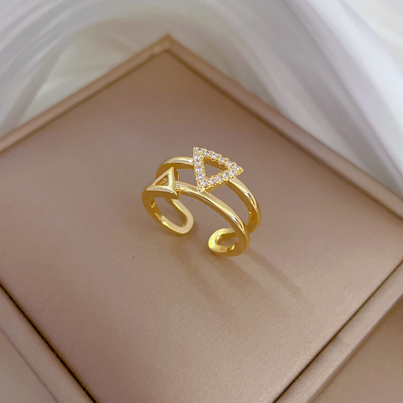 【 Real gold electroplating 】 Open triangular women's fashion slightly inlaid light luxury ring index finger ring, the same style as Internet celebrities, cold style Application Scenario