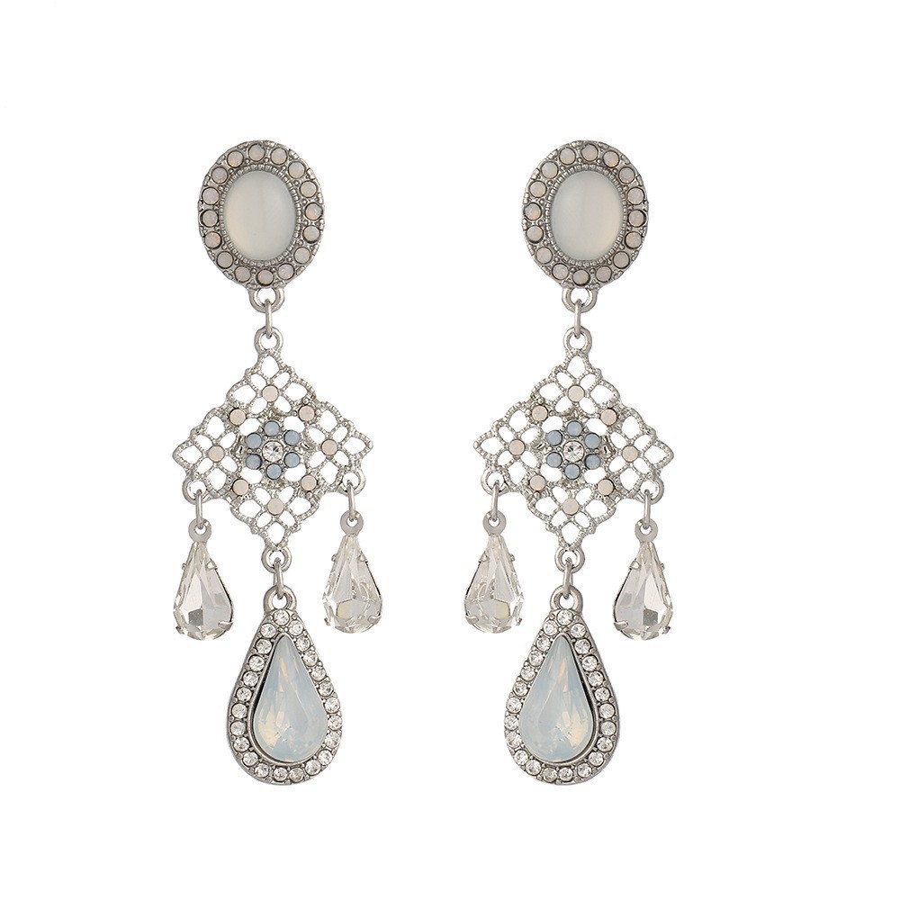 Silver needle diamond-encrusted oval water drop geometric tassel stud earrings, Korean-style light luxury high-end earrings, individual and elegant earrings Item Picture