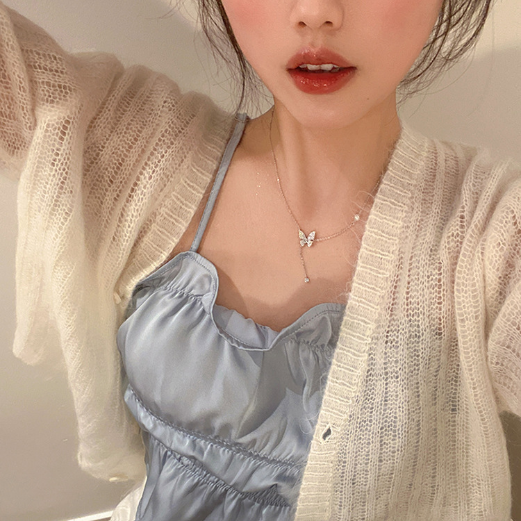 Butterfly titanium steel necklace for women, with a light luxury and niche design sense, high-end collarbone chain, internet-famous and super ethereal pearl necklace Application Scenario