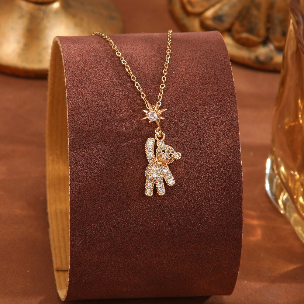Titanium steel non-fading necklace for women, lively and dynamic, light luxury and niche, simple Instagram collarbone chain, versatile and high-end accessory details Picture